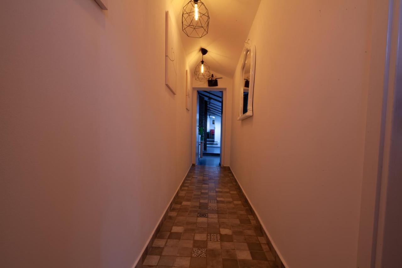 Little Paris Booutique In Old Town Center Appartement Braşov